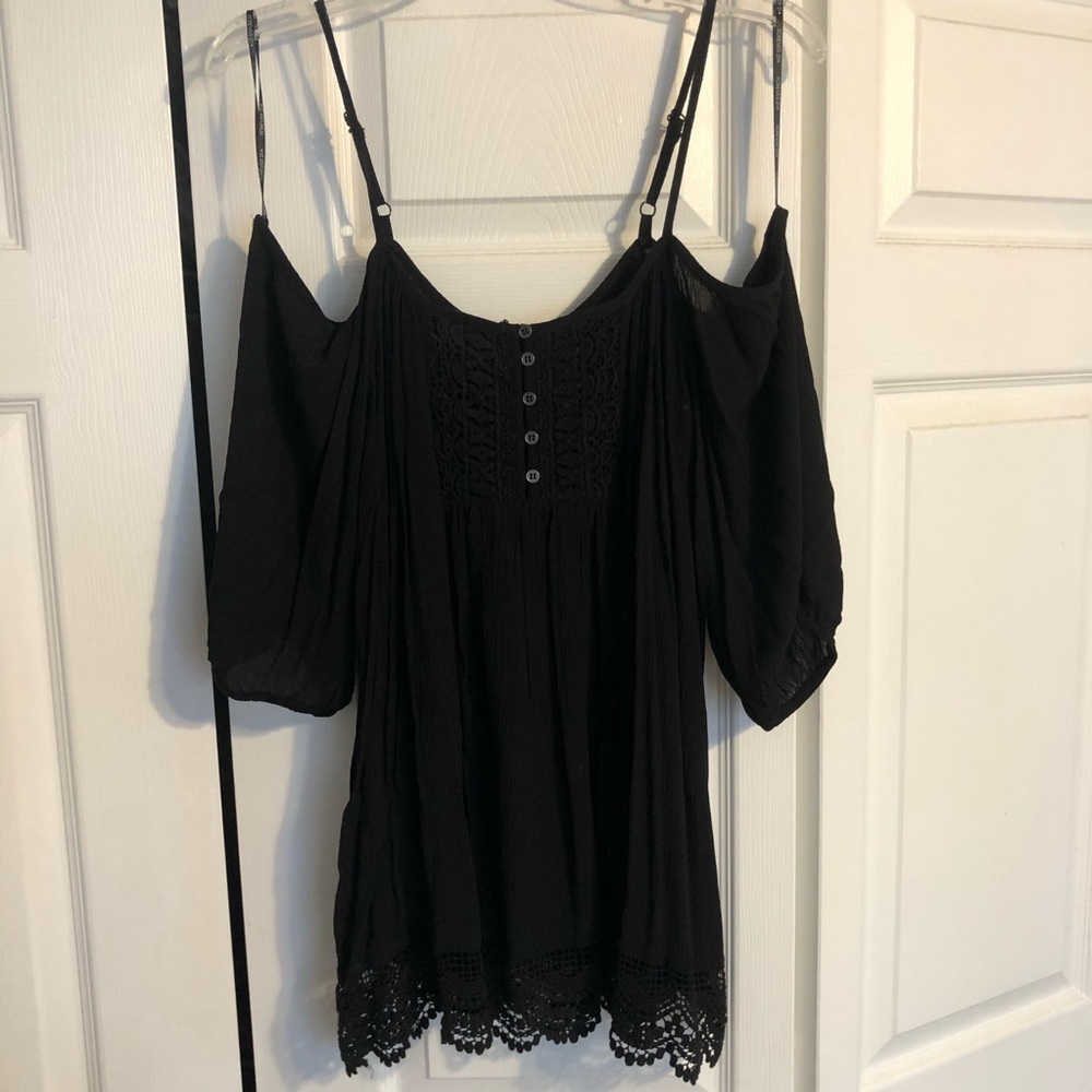 Flowy, lace trim, off the shoulder top